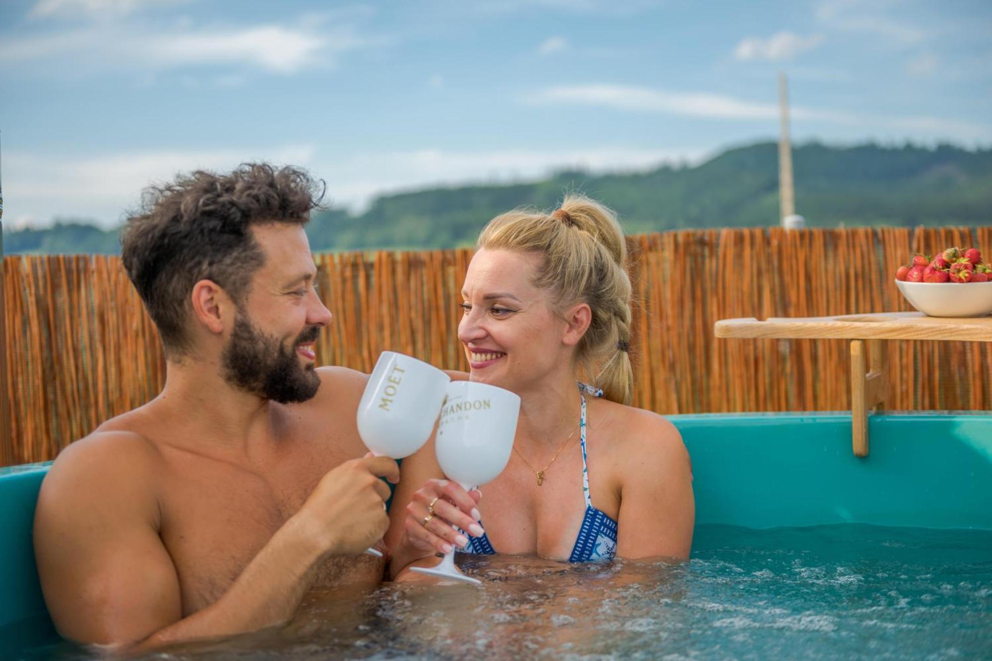 Rajska Polana Domki Premium ,Na Odludziu Z Prywatna Balia Z Jacuzzi I Sauna ,Cisza,Rowery Elektryczne,Gory,Astroprzygoda,- Adrspach, Skalne Miasto, Zamek Ksiaz,Andrzejowka,Karpacz, Sniezka,Janskie Laznie,Pec Mieroszow Dış mekan fotoğraf